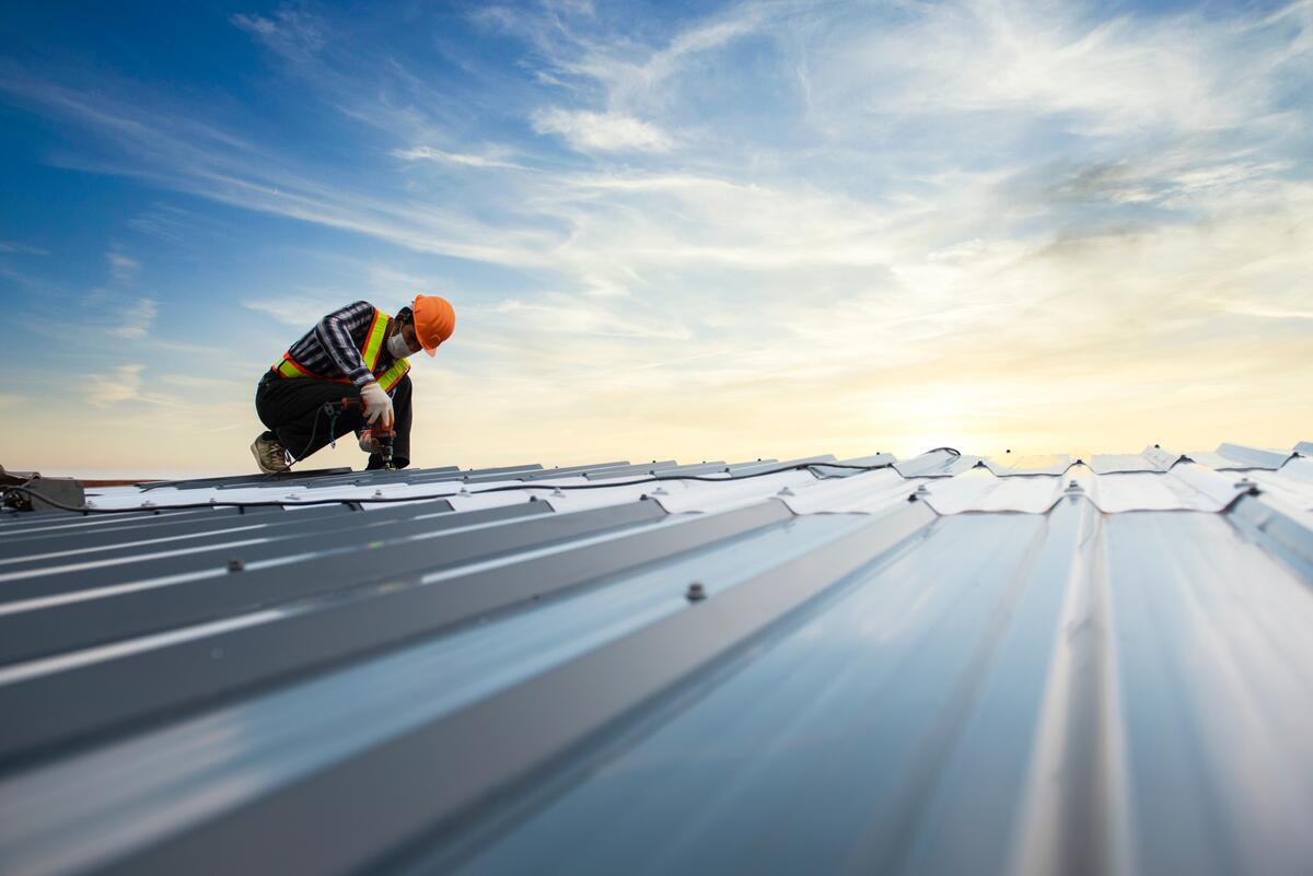 How to Prepare Your Commercial Roof for the Summer Heat