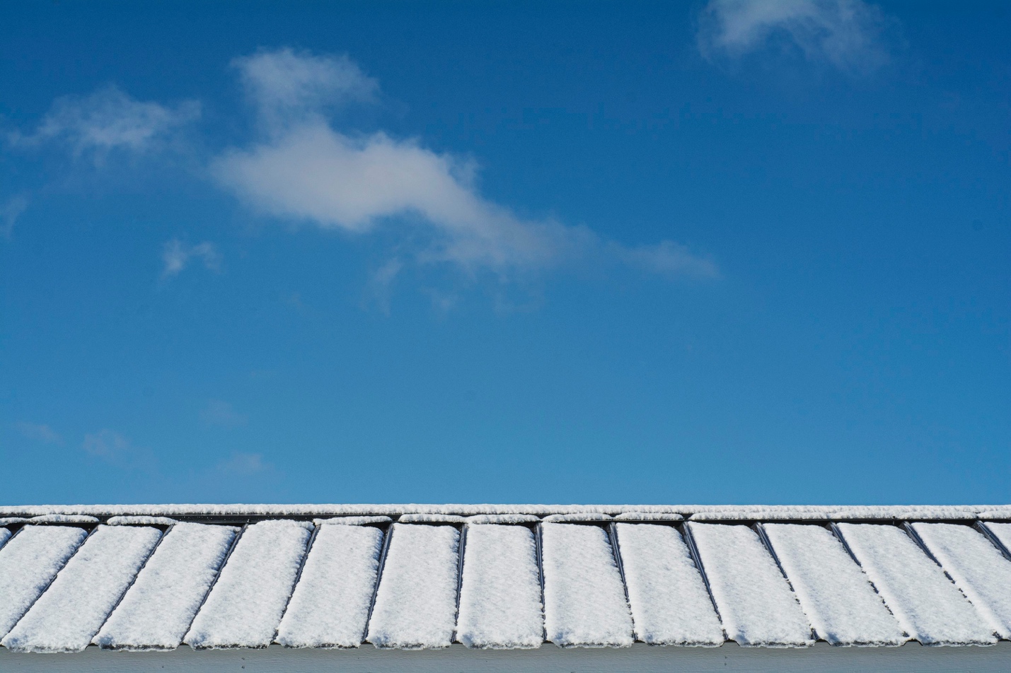 How-Freeze-Thaw-Cycles-Damage-Flat-Roofs